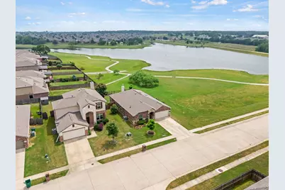 8400 Sioux Trail, Aubrey, TX 76227 - Photo 13