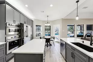 2939 Oasis Dr, Little Elm, TX 75068 - Photo 9