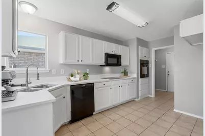 1610 Merritt Drive, Mansfield, TX 76063 - Photo 7