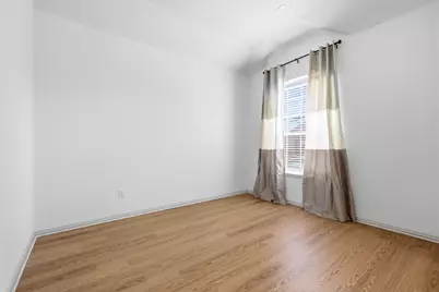 1233 Valley Oaks Drive, Lewisville, TX 75067 - Photo 7
