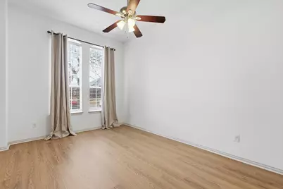 1233 Valley Oaks Drive, Lewisville, TX 75067 - Photo 9