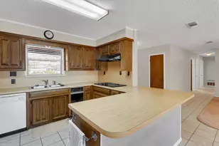 104 Navajo Trail, Gainesville, TX 76240 - Photo 11