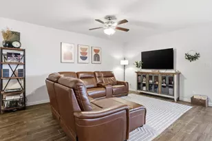 3425 Eloise Ln, Krum, TX 76249 - Photo 7