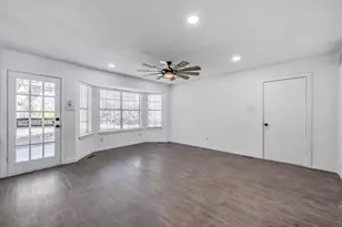 200 Eagle Ct, Bedford, TX 76021 - Photo 23