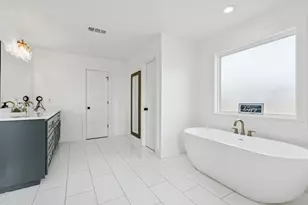 5742 4 Seasons Ln, McKinney, TX 75071 - Photo 11