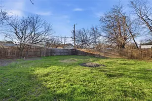 734 Pangburn St, Grand Prairie, TX 75051 - Photo 17