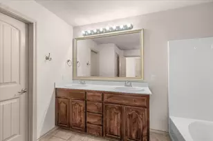 5300 Britton Ridge Ln, Fort Worth, TX 76179 - Photo 15