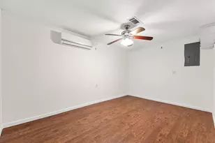 2832 Laramie St, Irving, TX 75062 - Photo 7