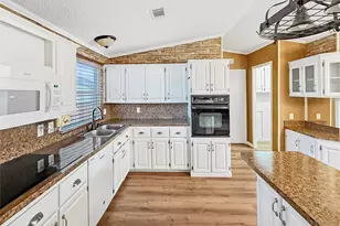 6505 Christa Ct, Granbury, TX 76049 - Photo 11