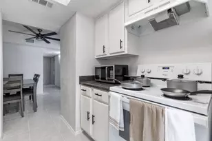 7431 Holly Hill Dr, Dallas, TX 75231 - Photo 9