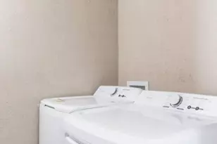 7431 Holly Hill Dr, Dallas, TX 75231 - Photo 15