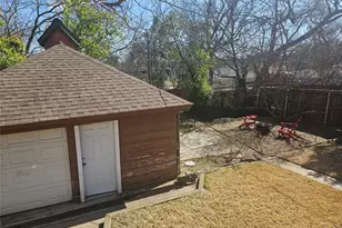 7010 Vivian Ave, Dallas, TX 75223 - Photo 25