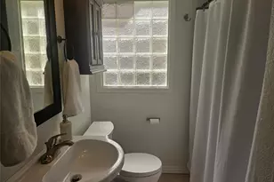 7010 Vivian Ave, Dallas, TX 75223 - Photo 17