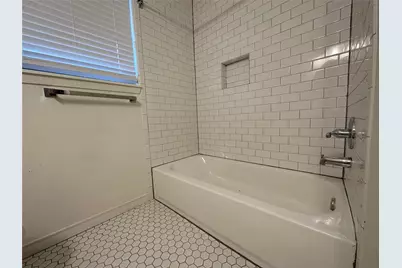 1303 Michigan Avenue, Dallas, TX 75216 - Photo 9