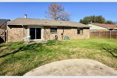 6936 Fallbrook Court, Fort Worth, TX 76120 - Photo 3