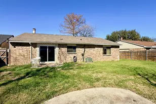 6936 Fallbrook Ct, Fort Worth, TX 76120 - Photo 3