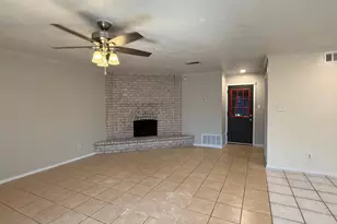 6936 Fallbrook Ct, Fort Worth, TX 76120 - Photo 11