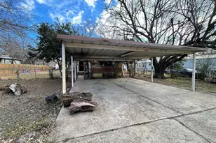 1517 Alamo Dr, Granbury, TX 76048 - Photo 3