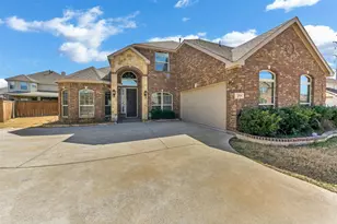 2939 Pino, Grand Prairie, TX 75054 - Photo 1