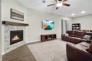 9401 Trailway Dr, Little Elm, TX 75068 - Photo 11