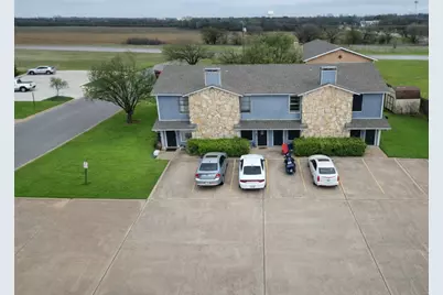 1403 Courtney Place, Cleburne, TX 76033 - Photo 3