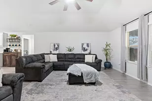 437 Falcon Wy, Azle, TX 76020 - Photo 7