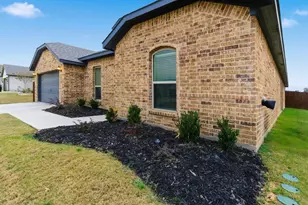 437 Falcon Wy, Azle, TX 76020 - Photo 7