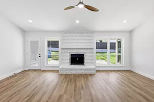 2211 Sierra Dr, Grapevine, TX 76051 - Photo 9