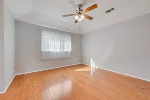 4154 Emerson Dr, Grand Prairie, TX 75052 - Photo 13