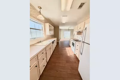 102 S Avenue Q, Clifton, TX 76634 - Photo 13