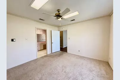 102 S Avenue Q, Clifton, TX 76634 - Photo 17