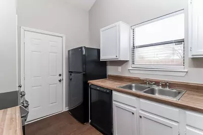 4713 Poppy Drive E, Fort Worth, TX 76137 - Photo 5