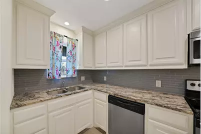 2303 Park Hill Drive, Fort Worth, TX 76110 - Photo 9