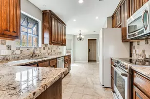 8220 Saddlebrook Dr, Benbrook, TX 76116 - Photo 15