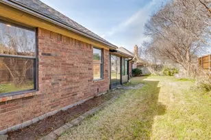 8220 Saddlebrook Dr, Benbrook, TX 76116 - Photo 25