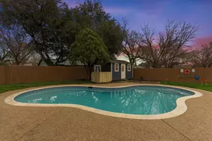 6048 Holiday Ln, North Richland Hills, TX 76180 - Photo 37