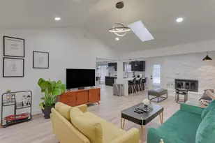 6048 Holiday Ln, North Richland Hills, TX 76180 - Photo 5