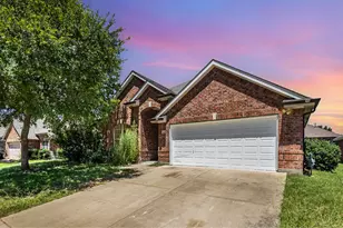 601 Valencia Dr, Arlington, TX 76002 - Photo 1