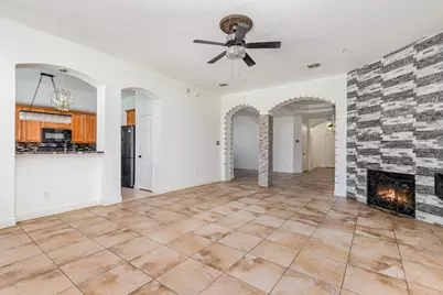 601 Valencia Drive, Arlington, TX 76002 - Photo 5