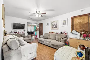 1634 Camara Ct, Grand Prairie, TX 75051 - Photo 3