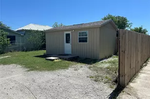 1020 E Jefferson Ave, Whitney, TX 76692 - Photo 21