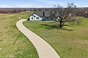 420 Zonaverde Ct, Poolville, TX 76487 - Photo 35