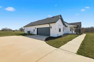 420 Zonaverde Ct, Poolville, TX 76487 - Photo 31