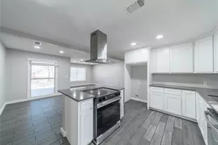 2417 Fonville Dr, Dallas, TX 75227 - Photo 11