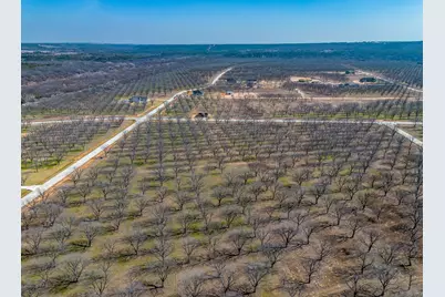 2167 E Landings N, Granbury, TX 76049 - Photo 11