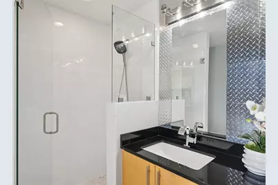 1001 Belleview Street #705, Dallas, TX 75215 - Photo 17