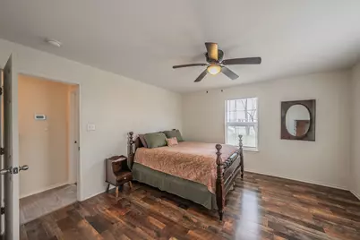 906 N Wilhite Street, Cleburne, TX 76031 - Photo 17