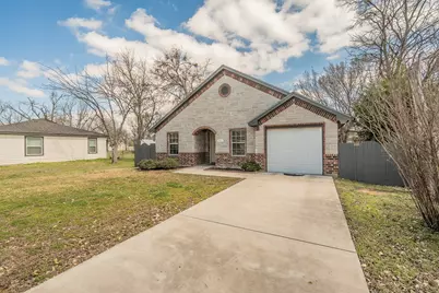 906 N Wilhite Street, Cleburne, TX 76031 - Photo 3