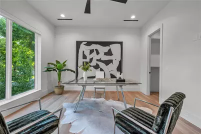 419 W Colorado Boulevard, Dallas, TX 75208 - Photo 5