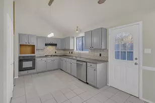 2822 Fenwick St, Grand Prairie, TX 75052 - Photo 7